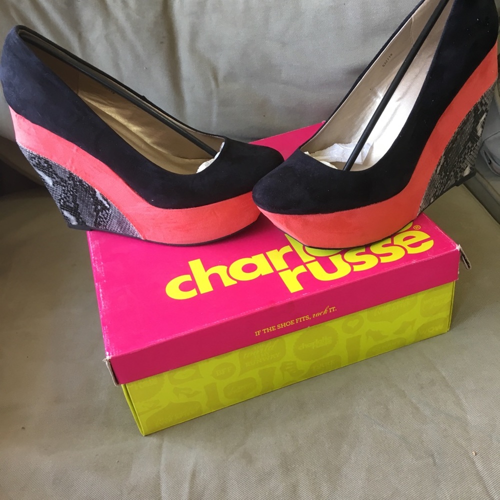 Shoe - Picture 4 of 6